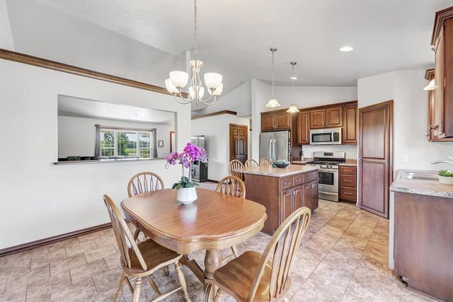 988 CREEK COURT, Little Suamico, WI 54141