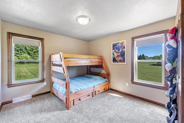 988 CREEK COURT, Little Suamico, WI 54141