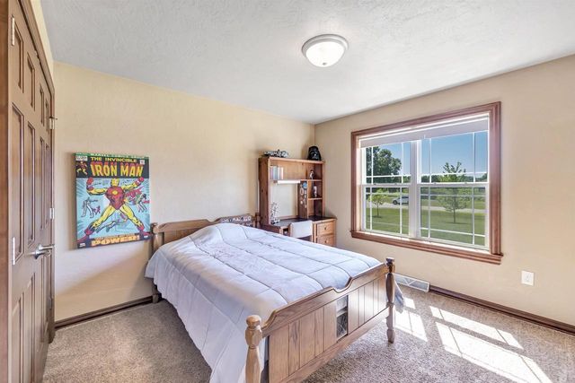 988 CREEK COURT, Little Suamico, WI 54141