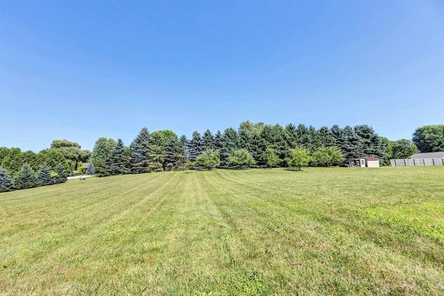 988 CREEK COURT, Little Suamico, WI 54141