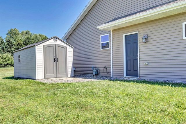 988 CREEK COURT, Little Suamico, WI 54141