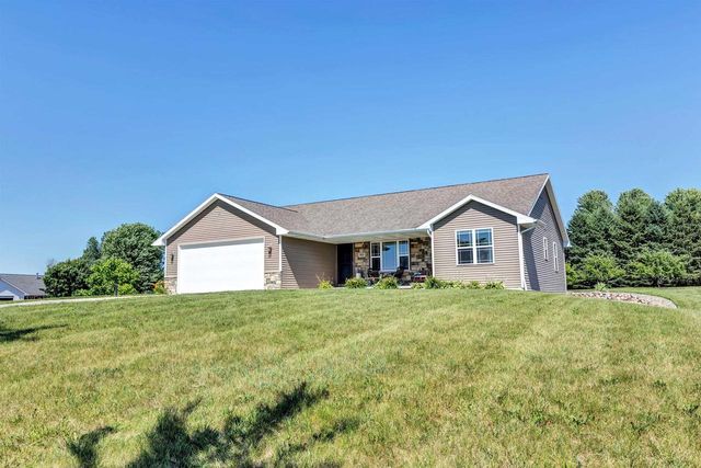 988 CREEK COURT, Little Suamico, WI 54141