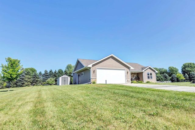 988 CREEK COURT, Little Suamico, WI 54141
