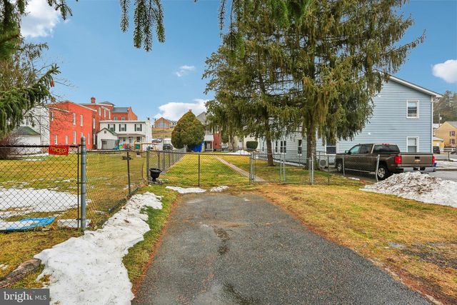 10 N MAIN ST, Woodsboro, MD 21798