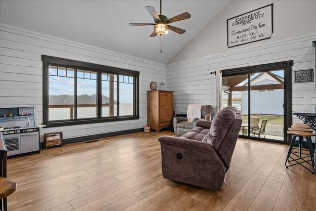 269 Paradise Ln, Stewart, TN 37175