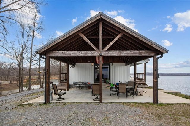 269 Paradise Ln, Stewart, TN 37175