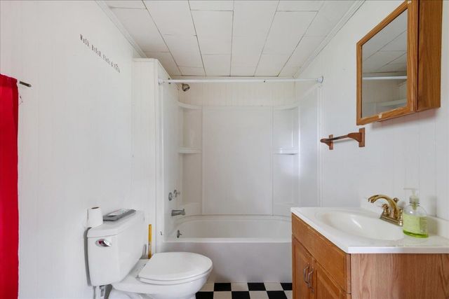 23 Hanna Road, Highgate, VT 05459