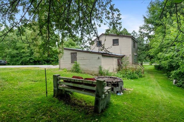 23 Hanna Road, Highgate, VT 05459