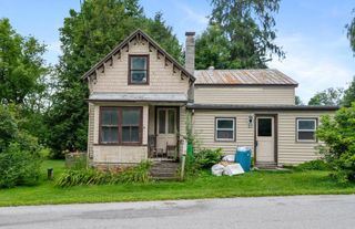 23 Hanna Road, Highgate, VT 05459