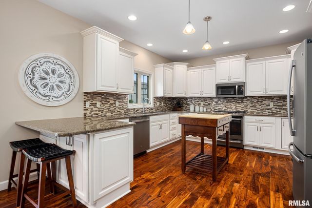 7023 White Fir Drive, Edwards, IL 61528