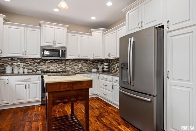 7023 White Fir Drive, Edwards, IL 61528