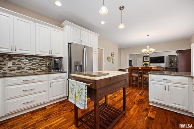 7023 White Fir Drive, Edwards, IL 61528
