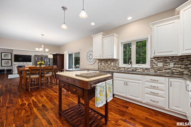 7023 White Fir Drive, Edwards, IL 61528