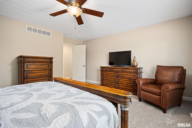 7023 White Fir Drive, Edwards, IL 61528