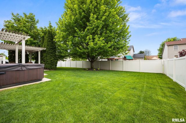 7023 White Fir Drive, Edwards, IL 61528