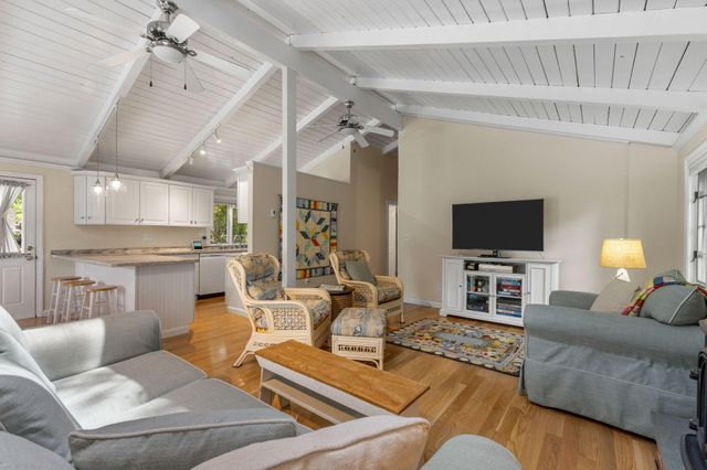133 Edgewater Drive W, Teaticket, MA 02536
