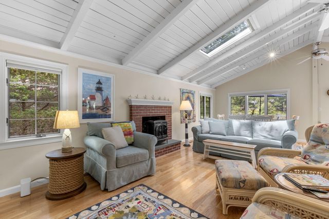 133 Edgewater Drive W, Teaticket, MA 02536
