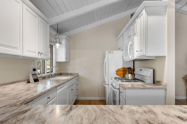 133 Edgewater Drive W, Teaticket, MA 02536