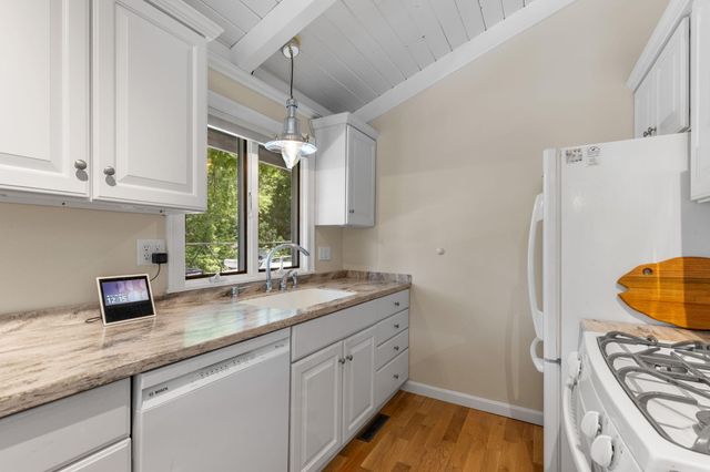 133 Edgewater Drive W, Teaticket, MA 02536