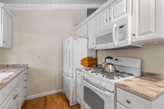 133 Edgewater Drive W, Teaticket, MA 02536