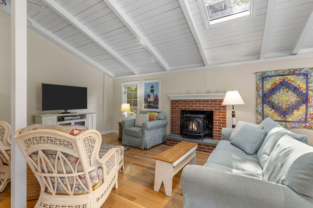 133 Edgewater Drive W, Teaticket, MA 02536