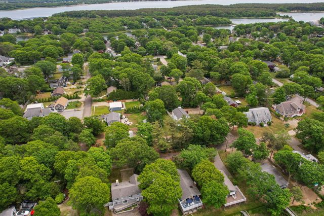 133 Edgewater Drive W, Teaticket, MA 02536