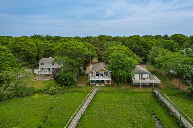 133 Edgewater Drive W, Teaticket, MA 02536
