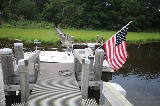 133 Edgewater Drive W, Teaticket, MA 02536