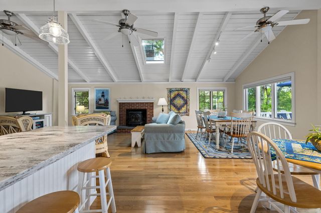 133 Edgewater Drive W, Teaticket, MA 02536