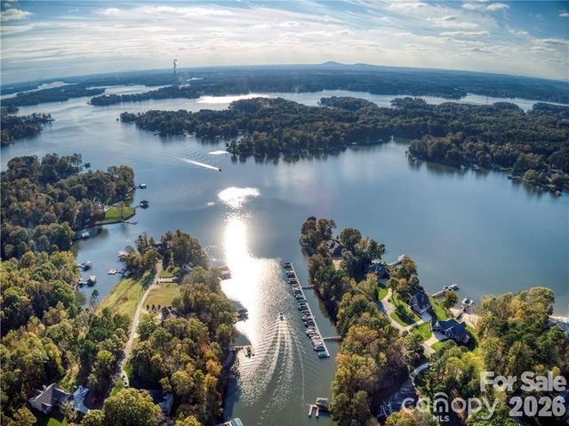 152 Fox Hunt Drive, Mooresville, NC 28117