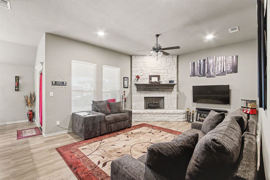 3907 Del Rio Court, Granbury, TX 76049 — photo 5