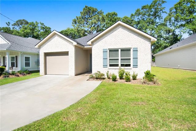 1058 Pinemont Drive, Mobile, AL 36609