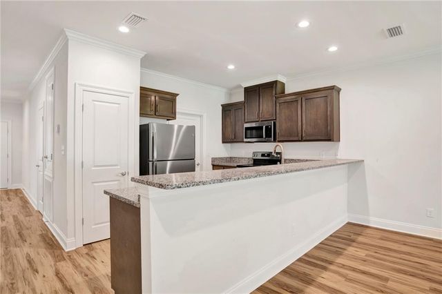1058 Pinemont Drive, Mobile, AL 36609