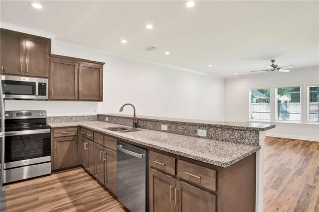 1058 Pinemont Drive, Mobile, AL 36609
