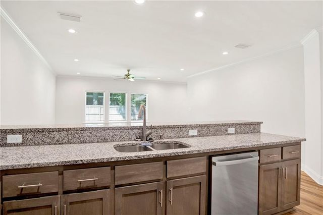 1058 Pinemont Drive, Mobile, AL 36609