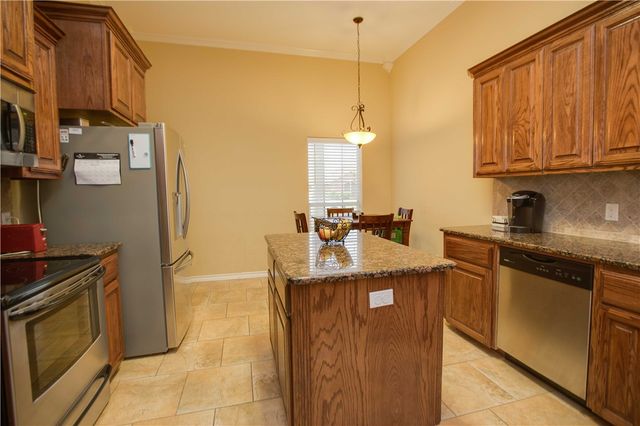 6733 Old Square Dr, Corpus Christi, TX 78414