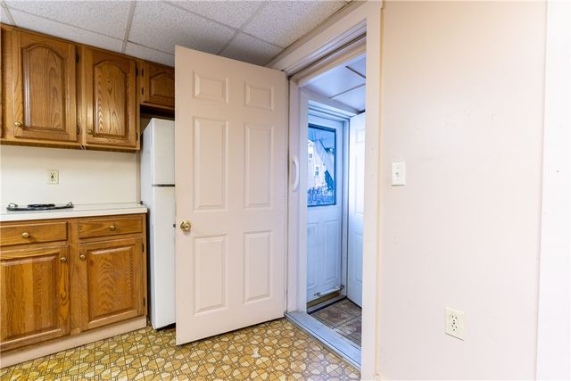 17 Warner Street, Newport, RI 02840