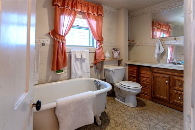 17 Warner Street, Newport, RI 02840