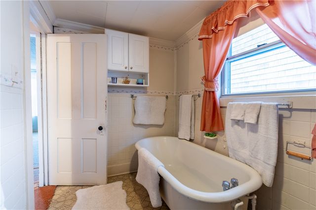 17 Warner Street, Newport, RI 02840