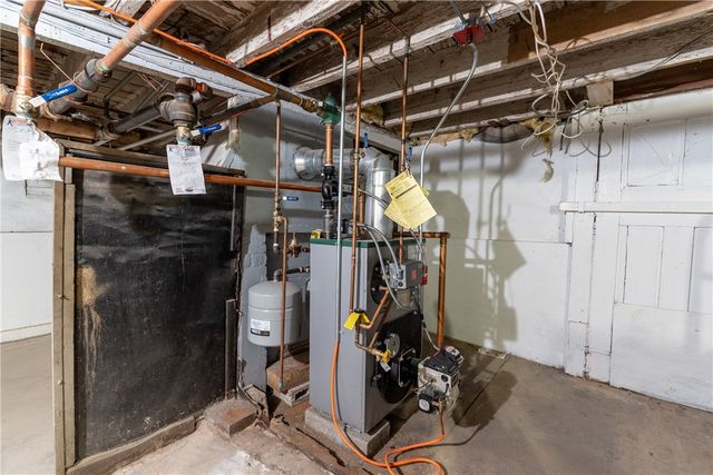 17 Warner Street, Newport, RI 02840