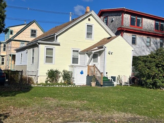 17 Warner Street, Newport, RI 02840