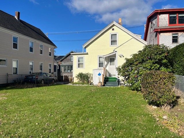 17 Warner Street, Newport, RI 02840