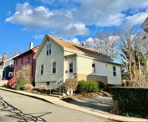 17 Warner Street, Newport, RI 02840