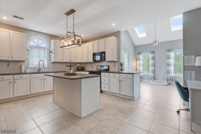 24 Saddle Ridge Rd, Sparta Twp., NJ 07871