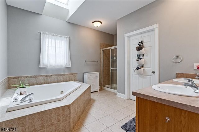 24 Saddle Ridge Rd, Sparta Twp., NJ 07871