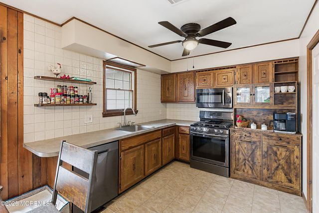 123 Oakwood Place, Forked River, NJ 08731