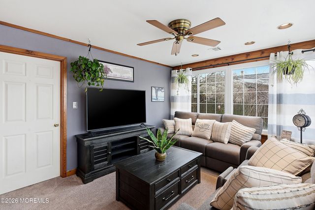 123 Oakwood Place, Forked River, NJ 08731