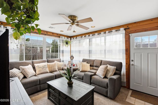 123 Oakwood Place, Forked River, NJ 08731