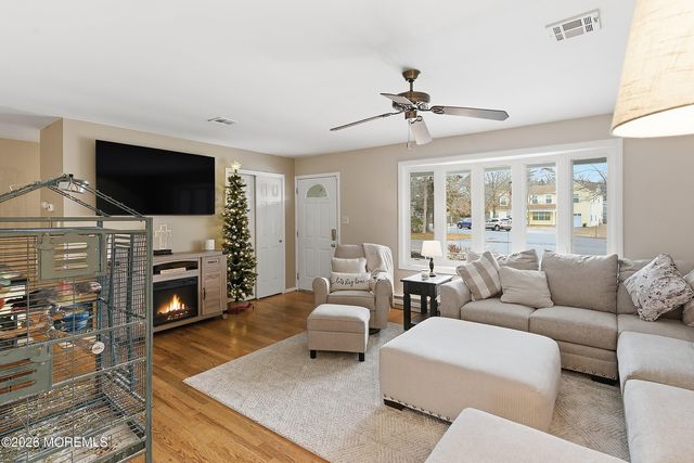 123 Oakwood Place, Forked River, NJ 08731