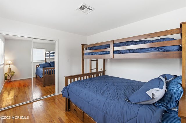 123 Oakwood Place, Forked River, NJ 08731